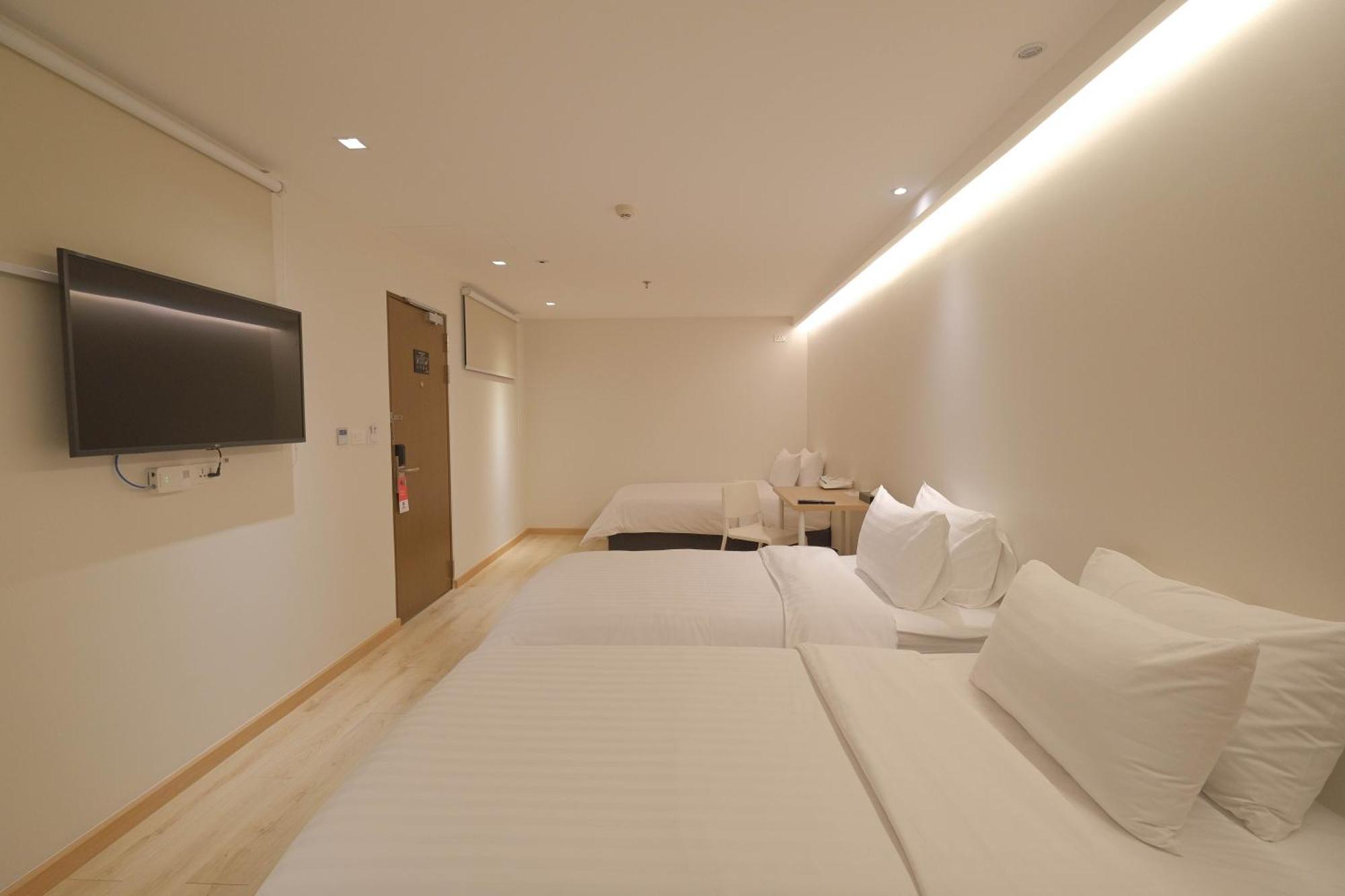 Simplestay Chatuchak, Surestay Collection By Best Western Bangkok Exterior photo